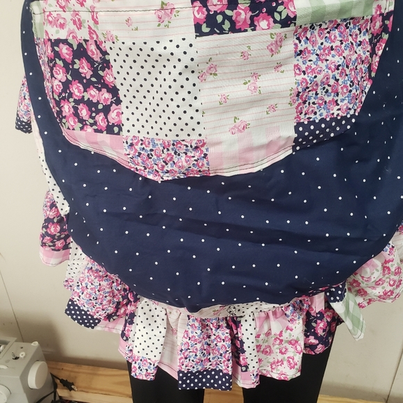 Quilted Ruffle Handmade Kitchen Apron - Picture 4 of 12